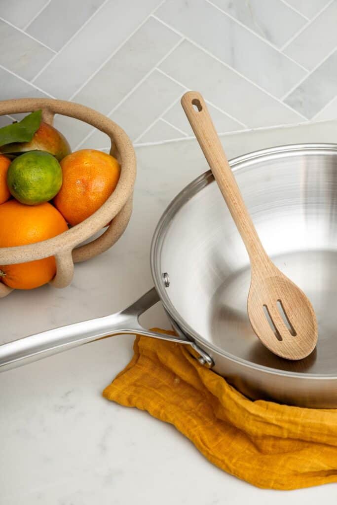 stainless steel, non-toxic cookware that doesn't leach