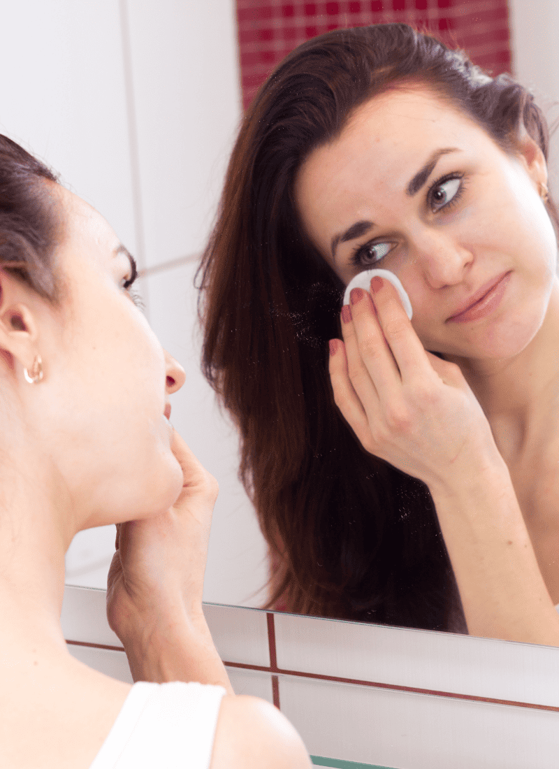 Olive Oil Makes an Amazing Eye Makeup Remover